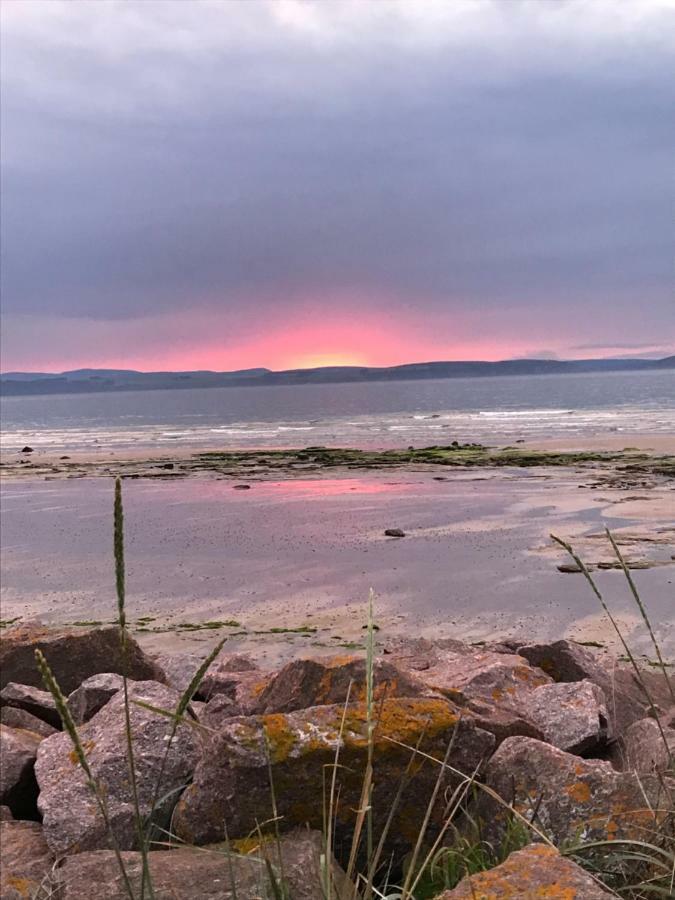 Ceol Na Mara Cottage By The Sea Nairn Exteriör bild
